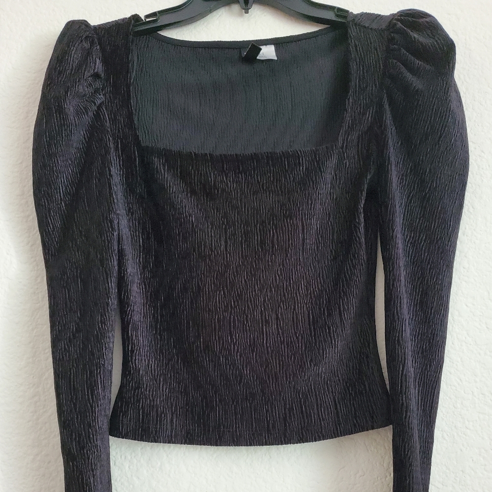 H&M long sleeve black top